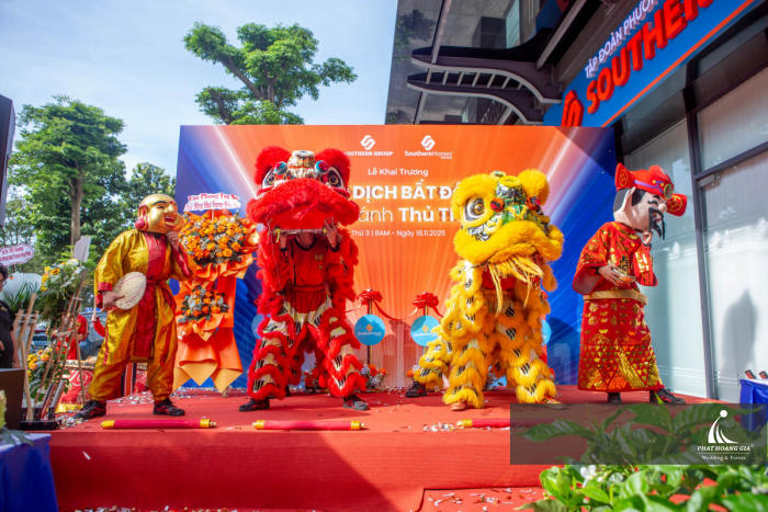 khai trương