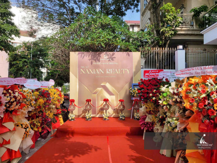 khai trương
