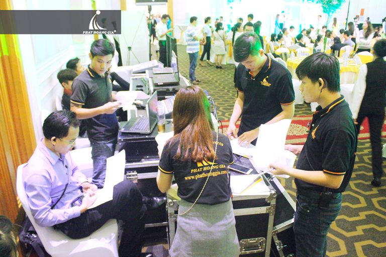 MUỐN LÀM EVENT? HỌC SUÔNG KHÔNG BAO GIỜ LÀ ĐỦ