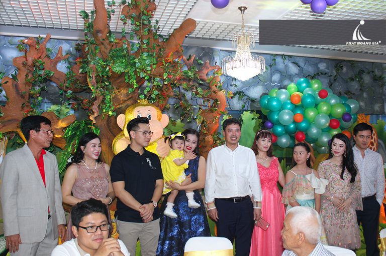 TIỆC THÔI NÔI BÉ PHƯƠNG NGHI