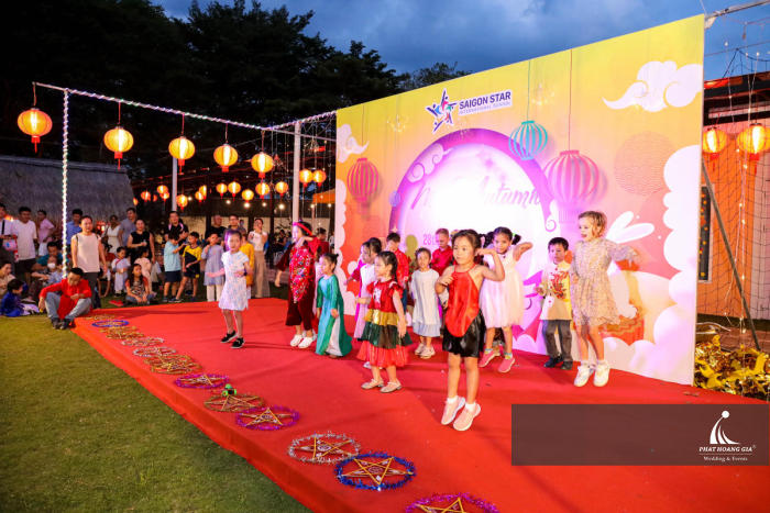 MID-AUTUMN FESTIVAL  - SAIGON STAR