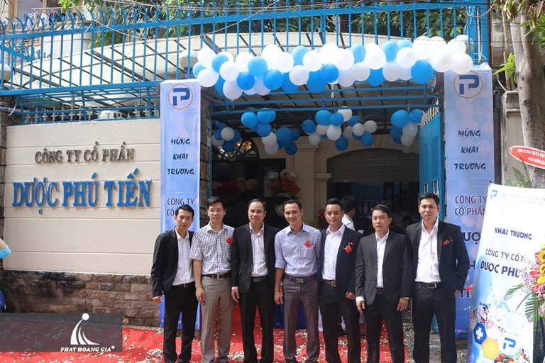 Lễ khai trương công ty cổ phần dược Phú Tiến