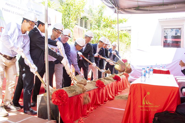 Lễ khởi công cải tạo phòng thí nghiệm khoa KT tài nguyên nước