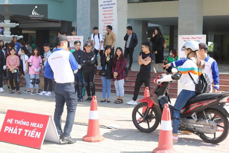 LÁI XE AN TOÀN TẠI TRƯỜNG CĐ KINH TẾ CÔNG NGHỆ - HEAD HONDA PHÁT TIẾN