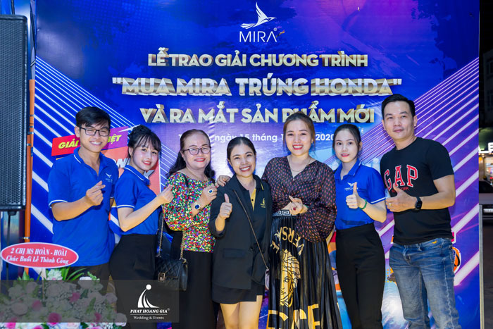 LỄ TRAO GIẢI VÀ RA MẮT SẢN PHẨM MỚI – THƯƠNG HIỆU GIÀY MIRA