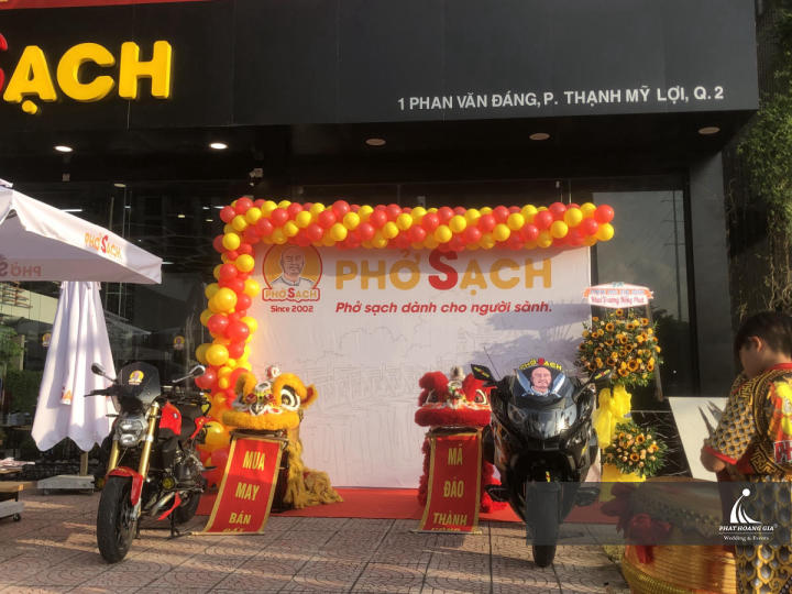 KHAI TRƯƠNG PHỞ SẠCH CHI NHÁNH ĐẦU TIÊN Ở SÀI GÒN