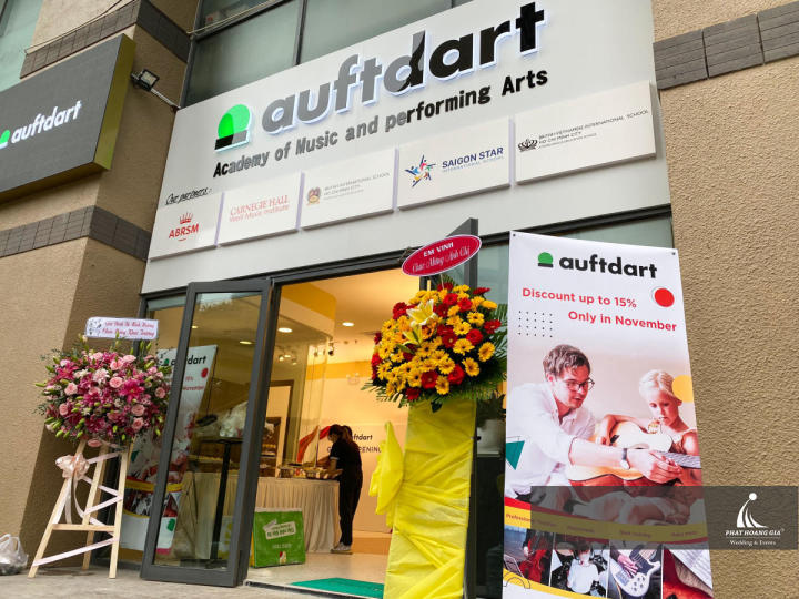GRAND OPENING - AUFTDART