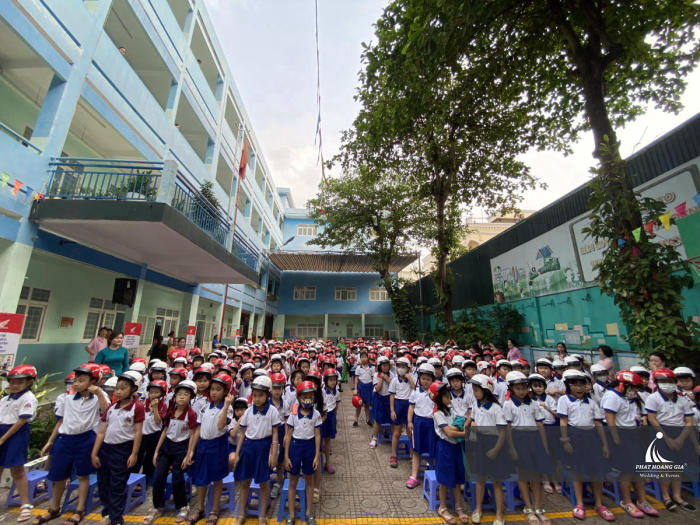 TRAO TẶNG MŨ BẢO HIỂM VÀ ĐÀO TẠO AN TOÀN GIAO THÔNG - HEAD SƠN MINH