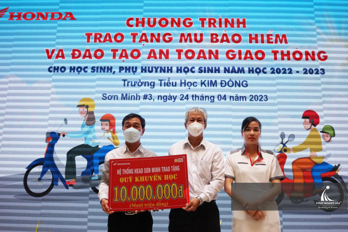 TRAO TẶNG MŨ BẢO HIỂM VÀ ĐÀO TẠO AN TOÀN GIAO THÔNG - HEAD SƠN MINH