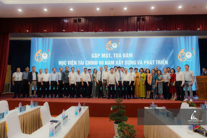 60 NĂM TIẾP LỬA TRUYỀN THỐNG VỮNG BƯỚC TƯƠNG LAI - HVHC