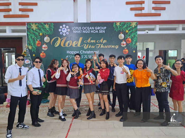 NOEL ẤM ÁP YÊU THƯƠNG -  NHẬT NGỮ HOA SEN