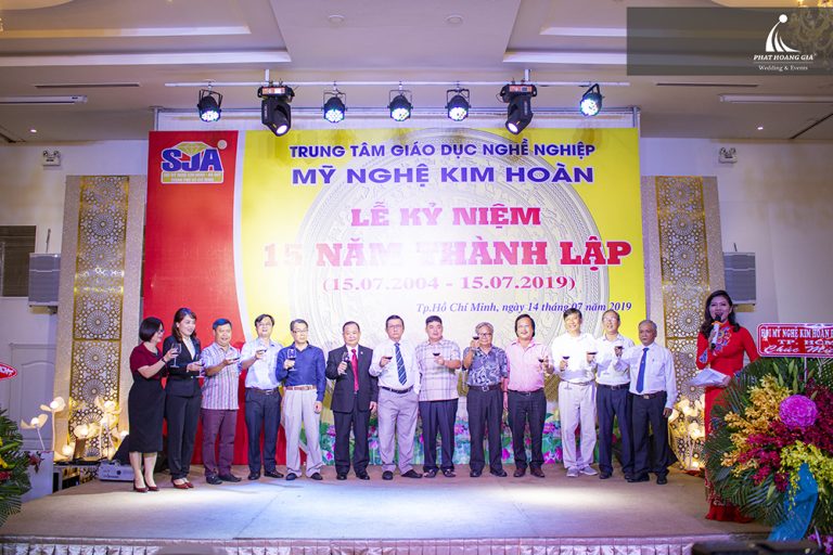LỄ KỶ NIỆM 15 NĂM THÀNH LẬP TRUNG TÂM GDNN MỸ NGHỆ KIM HOÀN