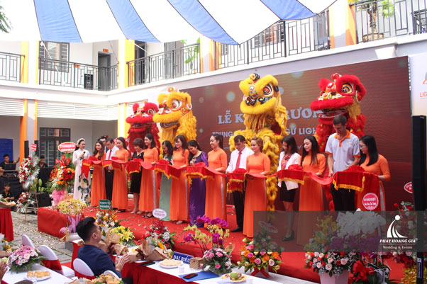 LỄ KHAI TRƯƠNG TRUNG TÂM NGOẠI NGỮ LIGHT TIME