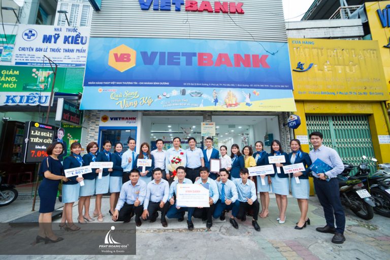 LỄ VINH DANH TRUNG TÂM KINH DOANH VIETBANK – BÌNH DƯƠNG