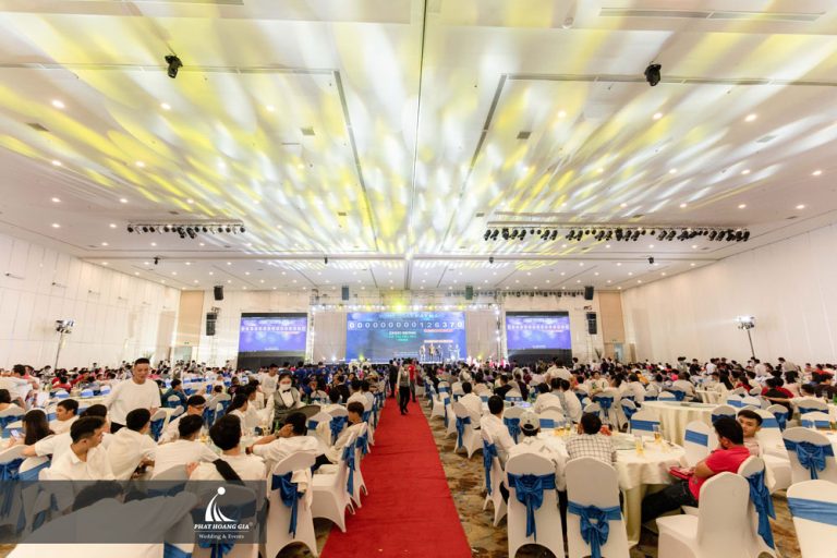 QUẨY HẾT MÌNH CÙNG YEAR END PARTY LAZADA LOGISTIC 2020