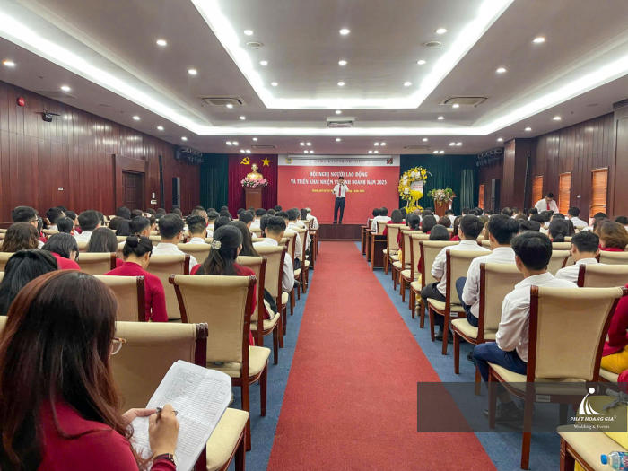 HỘI NGHỊ NGƯỜI LAO ĐỘNG VÀ TRIỂN KHAI NHIỆM VỤ KINH DOANH NĂM 2025 - AGRIBANK