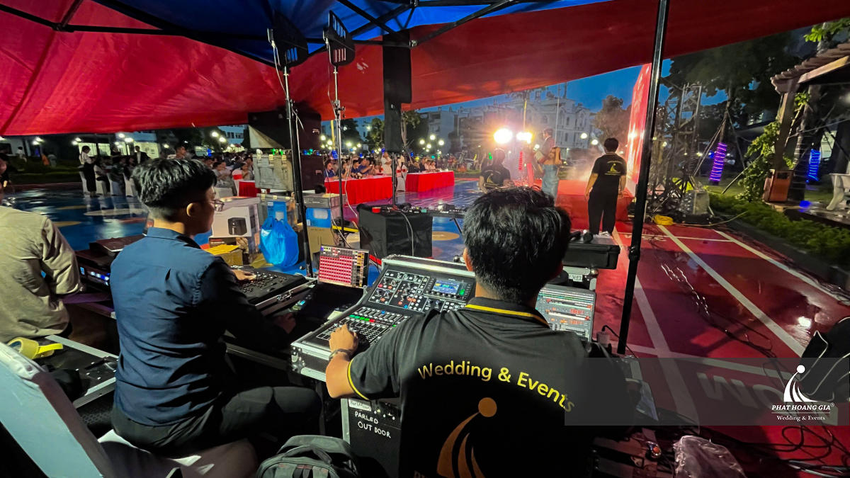 Chạy Sự Kiện Là Gì? Toàn Bộ Công Việc Và Kỹ Năng Cần Có Để Trở Thành Event Runner Chuyên Nghiệp
