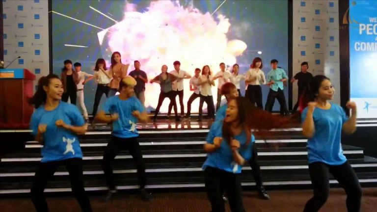 Ngày Hội Doanh Nghiệp - Nhảy Flashmob